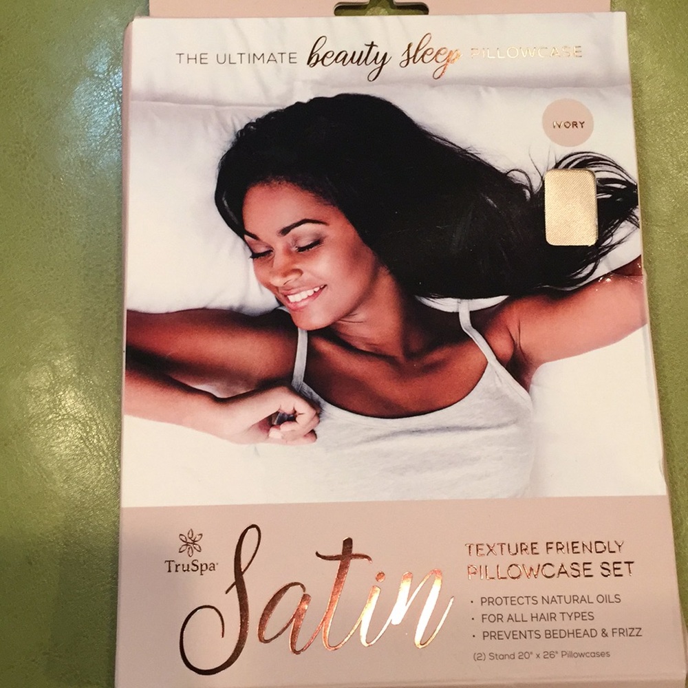 NEW-TruSpa Satin (2) standard Pillow case 20x26”